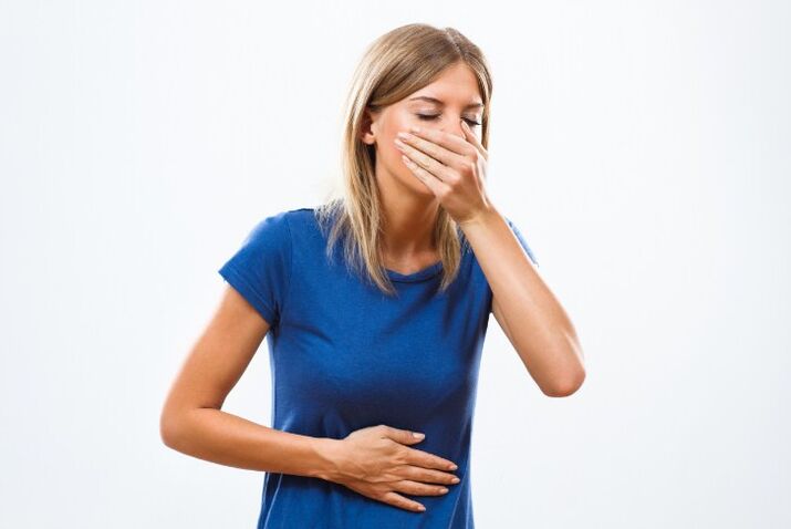 dor abdominal e náusea devido a parasitas no corpo